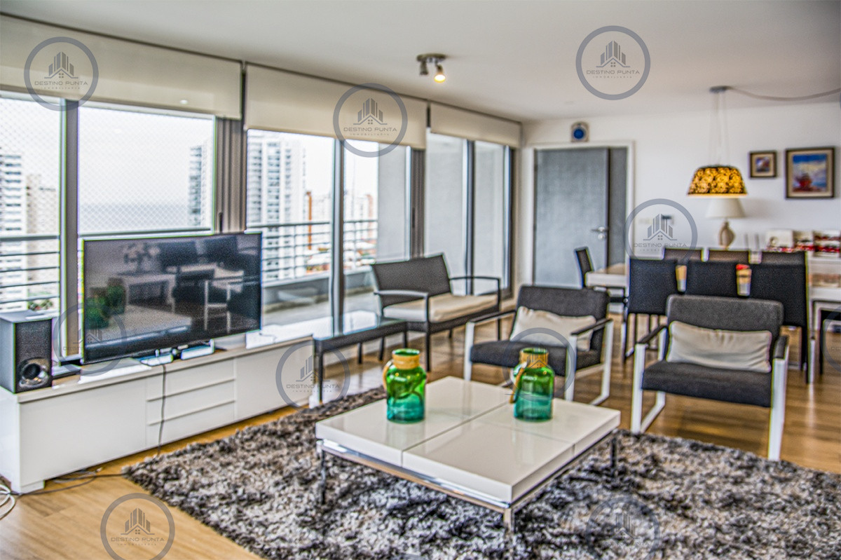 Apartamento ID.933 - Excelente Apartamento de 3 Dormitorios en Playa Mansa, Punta del Este