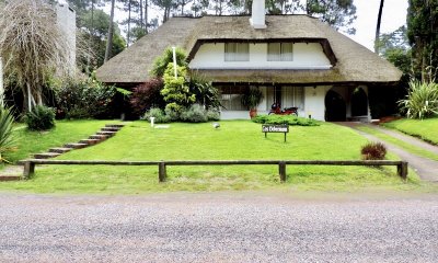 Se vende hermosa casa Camino a la Laguna Maldonado