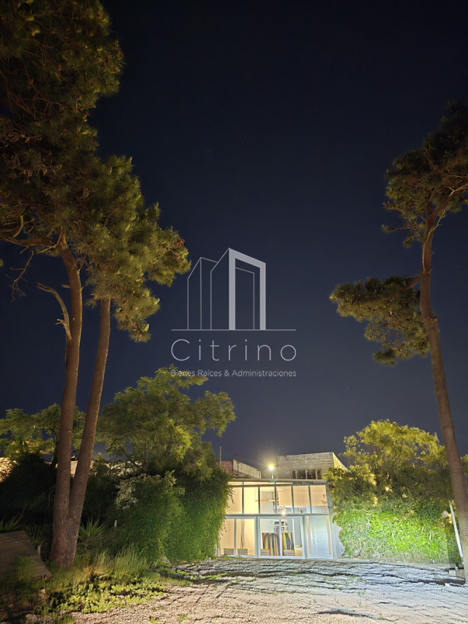 Local Comercial ID.2039 - Local Amplio en La Barra (frente a plaza con pista de skate)