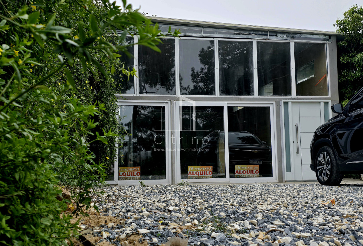 Local Comercial ID.2039 - Local Amplio en La Barra (frente a plaza con pista de skate)