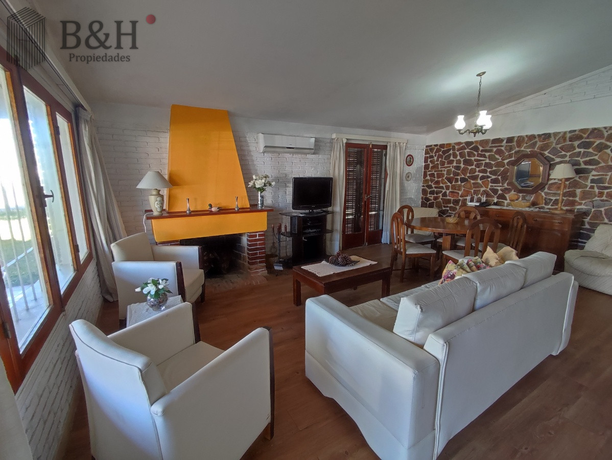 Casa ID.736 - Punta del Este, área comercial Pda. 5