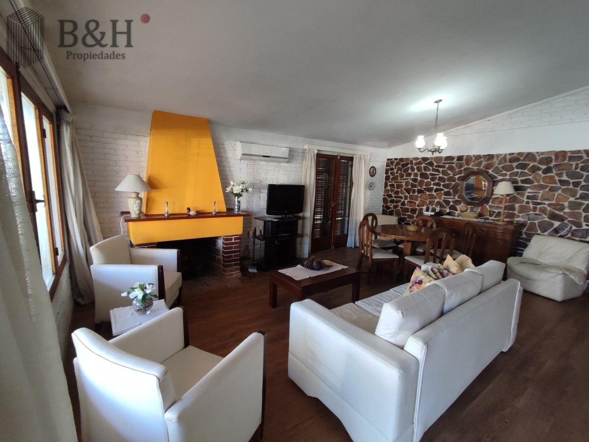Casa ID.736 - Punta del Este, área comercial Pda. 5