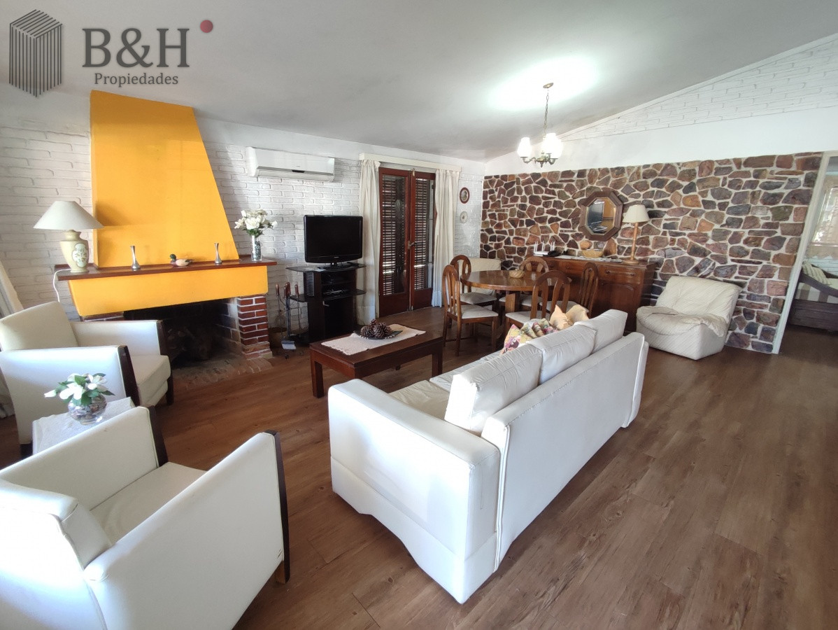 Casa ID.736 - Punta del Este, área comercial Pda. 5