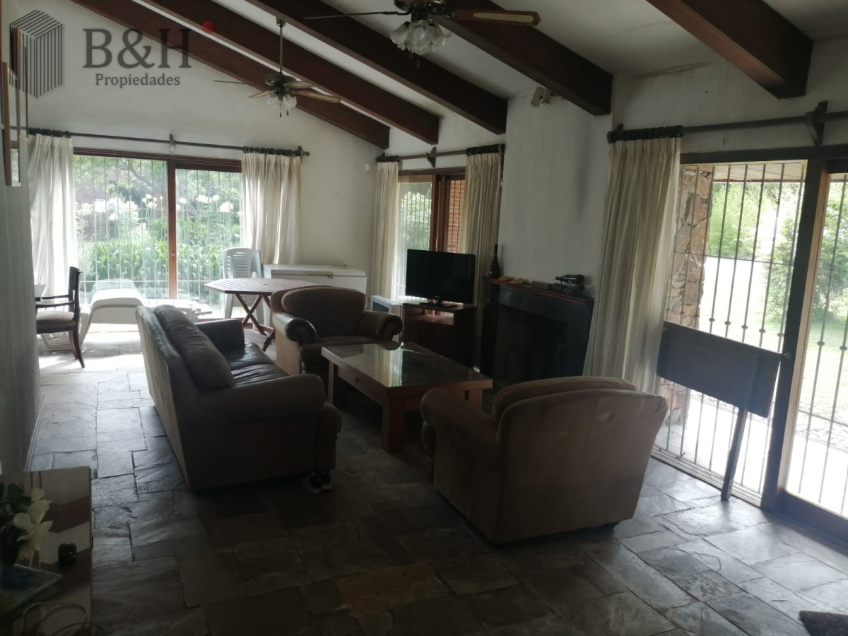 Casa ID.725 - Gran Casa en San Rafael para esta Temporada