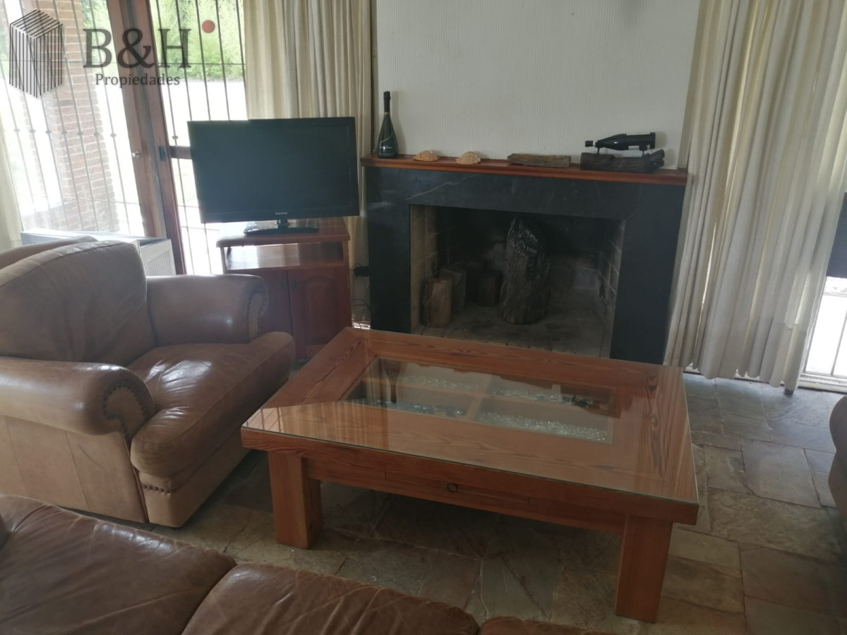 Casa ID.725 - Gran Casa en San Rafael para esta Temporada