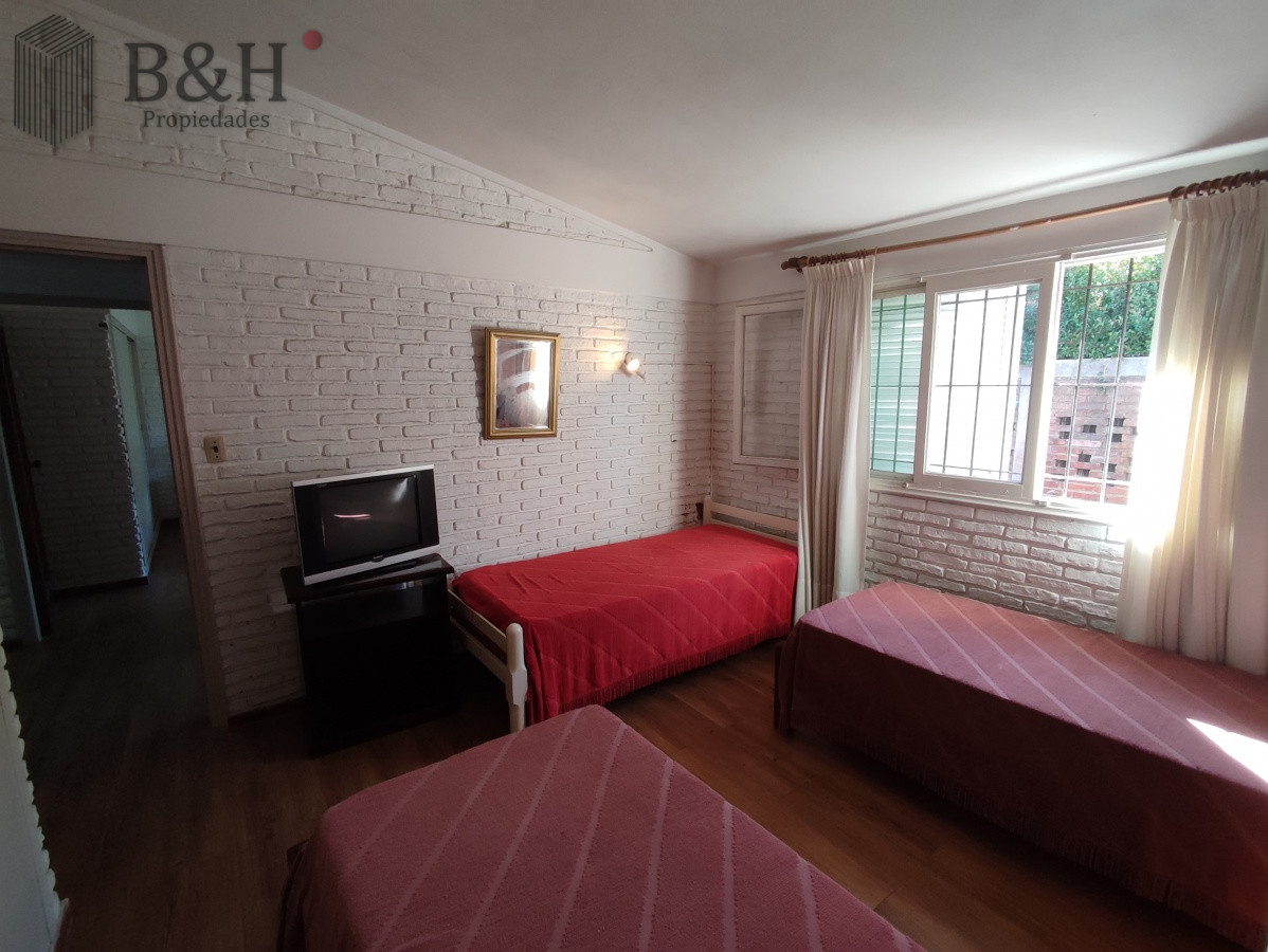 Casa ID.736 - Punta del Este, área comercial Pda. 5
