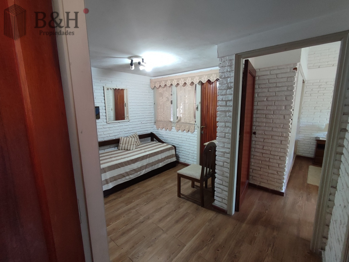 Casa ID.736 - Punta del Este, área comercial Pda. 5