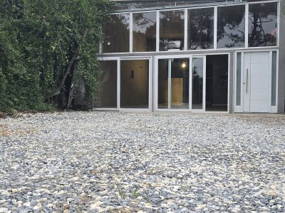 local amplio en la barra (frente a plaza con pista de skate) - byh5806l