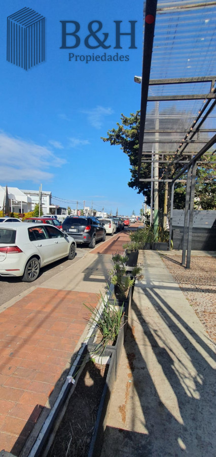 Local Comercial ID.992 - La Barra (local y casa)