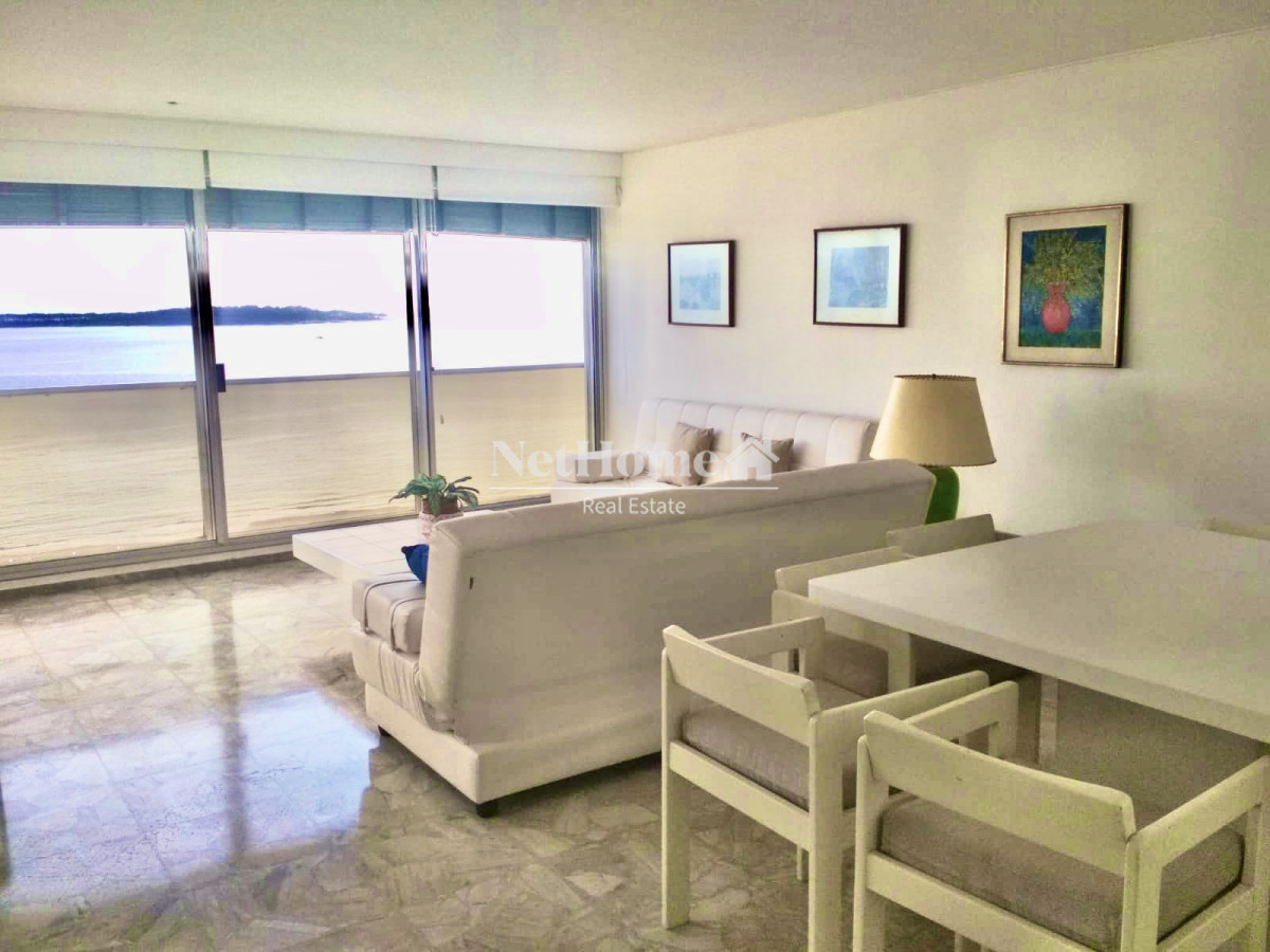 Apartamento ID.200 - Playa Mansa Apartamento 3 Dormitorios Primera Linea