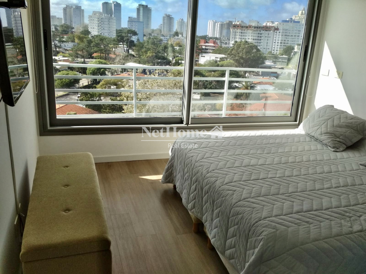 Apartamento ID.225 - Playa Mansa Apartamento 2 Dormitorios  A metros del Mar.
