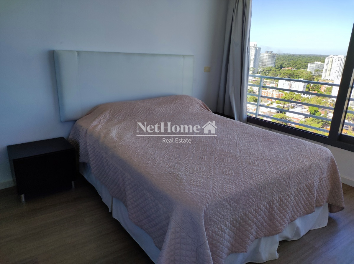 Apartamento ID.207 - Playa Mansa Penthouse Duplex 3 dormitorios en Suite Amenities completos