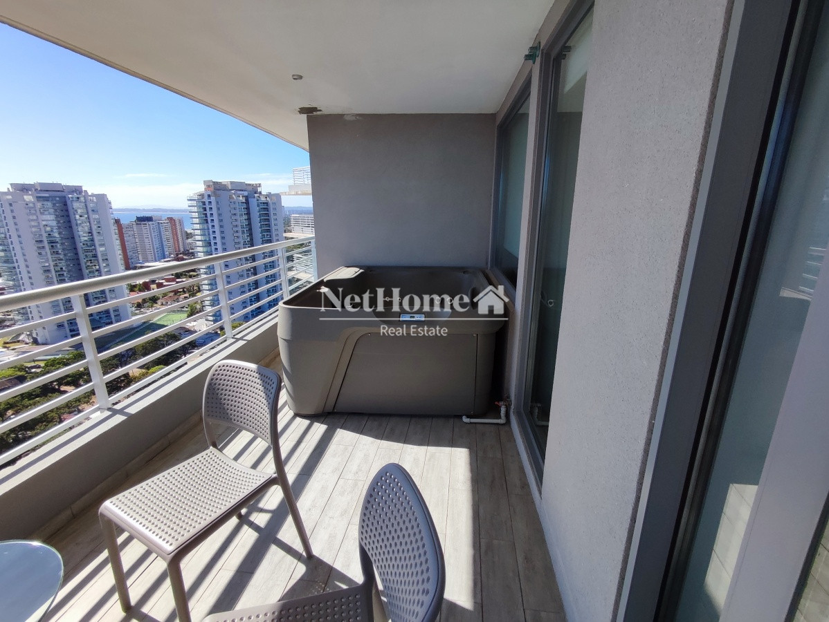 Apartamento ID.207 - Playa Mansa Penthouse Duplex 3 dormitorios en Suite Amenities completos
