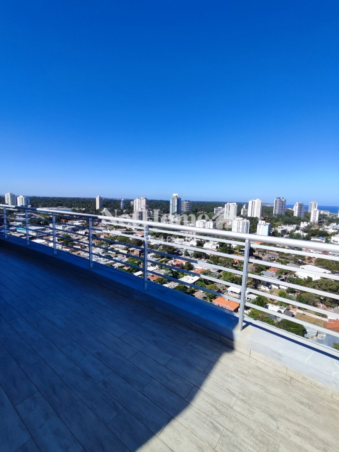Apartamento ID.207 - Playa Mansa Penthouse Duplex 3 dormitorios en Suite Amenities completos