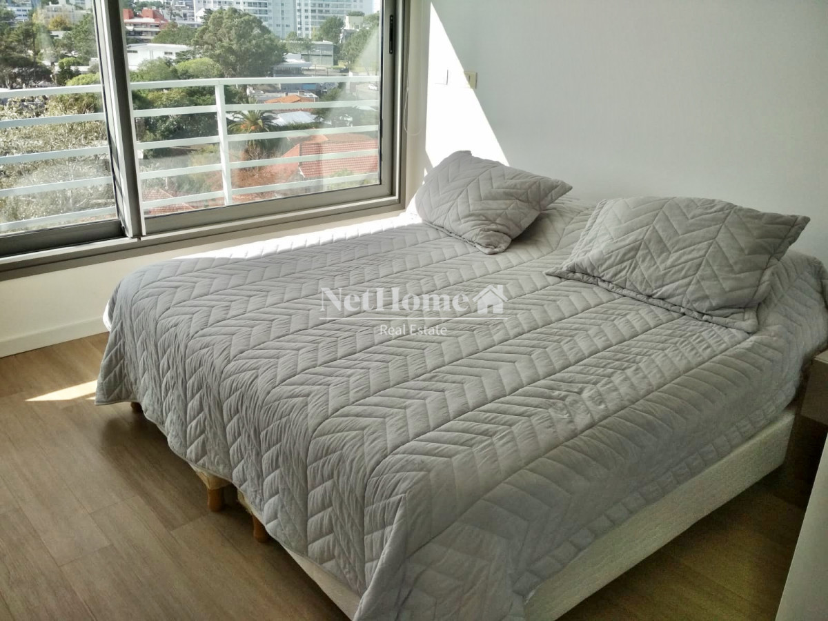 Apartamento ID.225 - Playa Mansa Apartamento 2 Dormitorios  A metros del Mar.