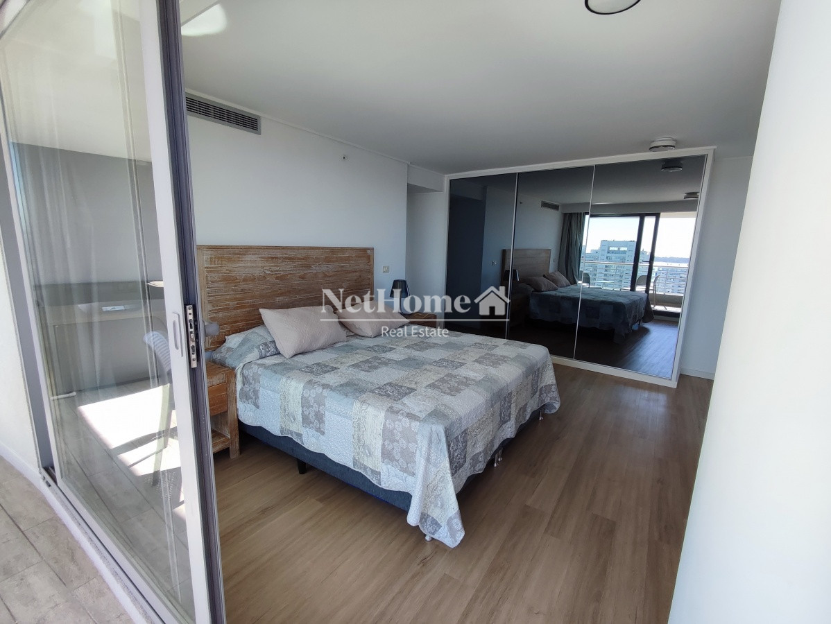 Apartamento ID.207 - Playa Mansa Penthouse Duplex 3 dormitorios en Suite Amenities completos