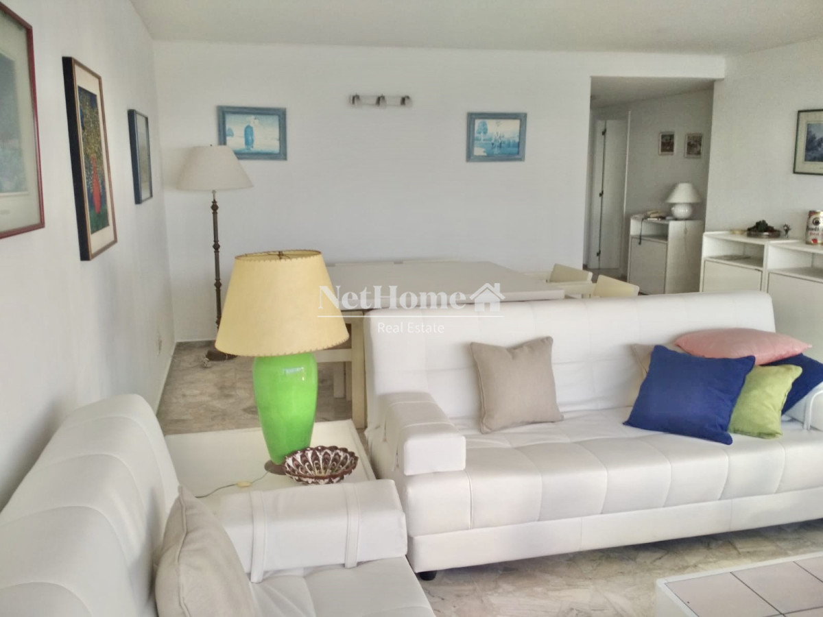 Apartamento ID.200 - Playa Mansa Apartamento 3 Dormitorios Primera Linea