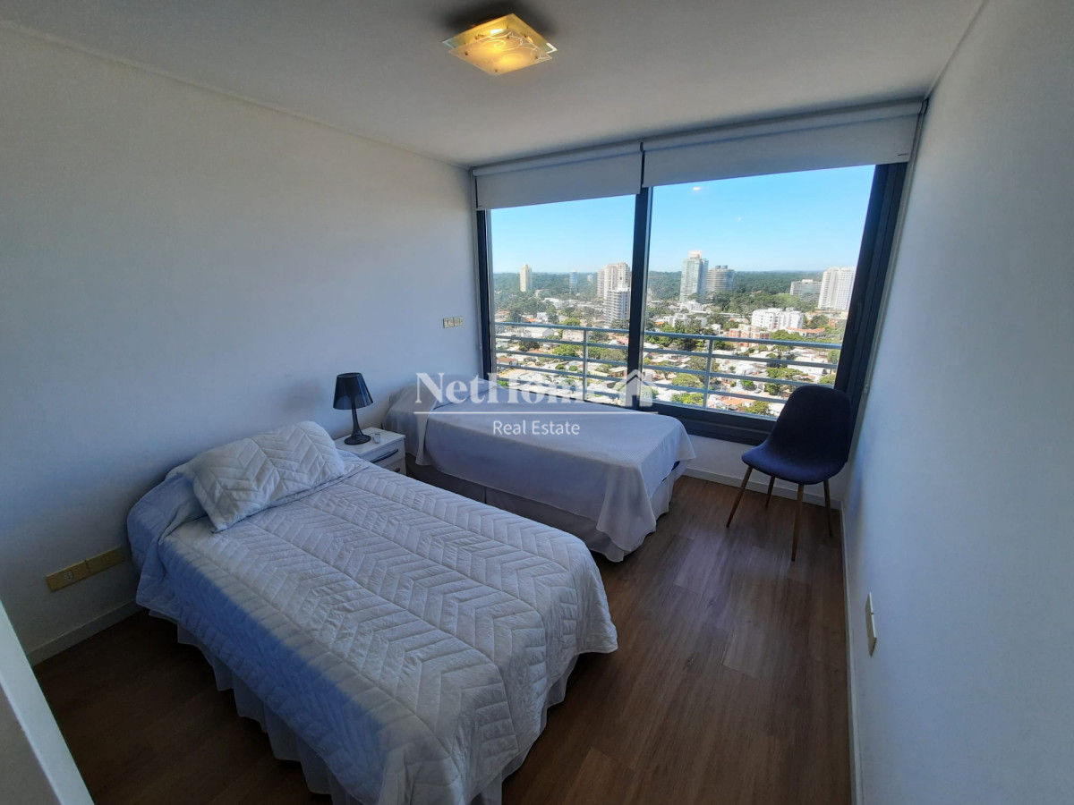 Apartamento ID.202 - Playa Mansa Apartamento 2 Suites Amenities Completos