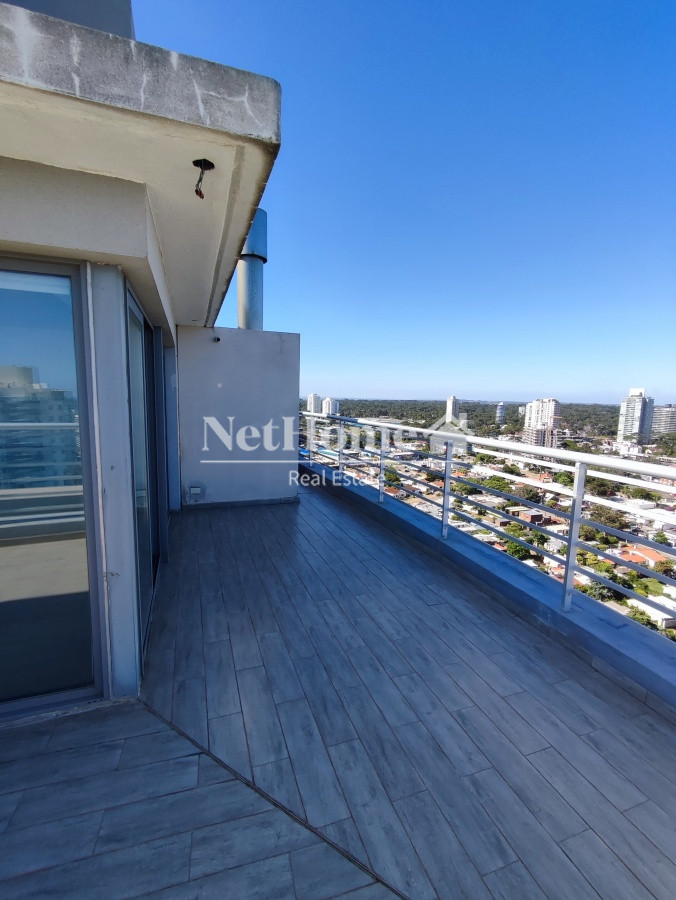 Apartamento ID.207 - Playa Mansa Penthouse Duplex 3 dormitorios en Suite Amenities completos