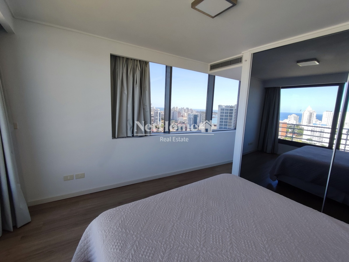 Apartamento ID.207 - Playa Mansa Penthouse Duplex 3 dormitorios en Suite Amenities completos