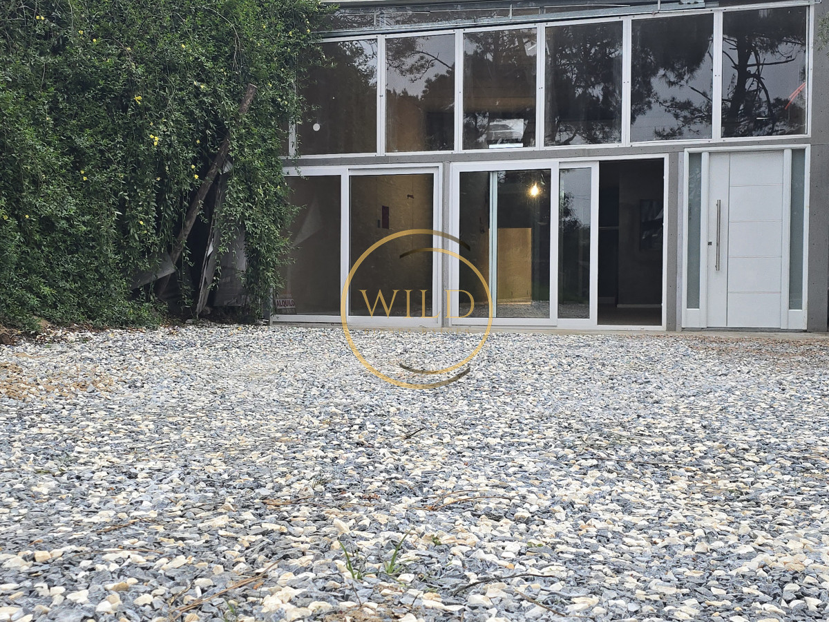 Local Comercial ID.2496 - Local Amplio en La Barra (frente a plaza con pista de skate)