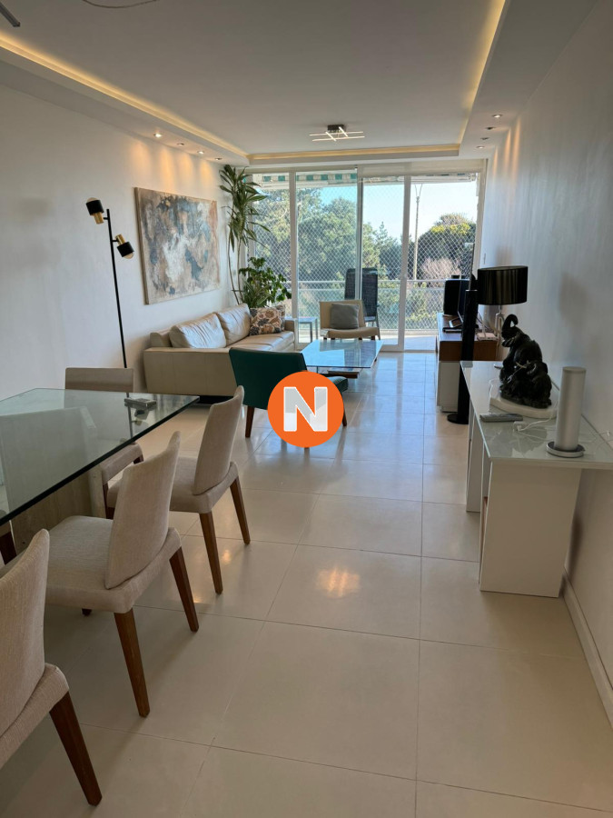 Apartamento Ref.218902 - Apartamento en venta, pda. 9 frente al mar, mansa, Punta del Este