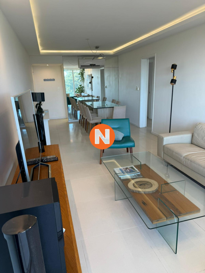 Apartamento Ref.218902 - Apartamento en venta, pda. 9 frente al mar, mansa, Punta del Este