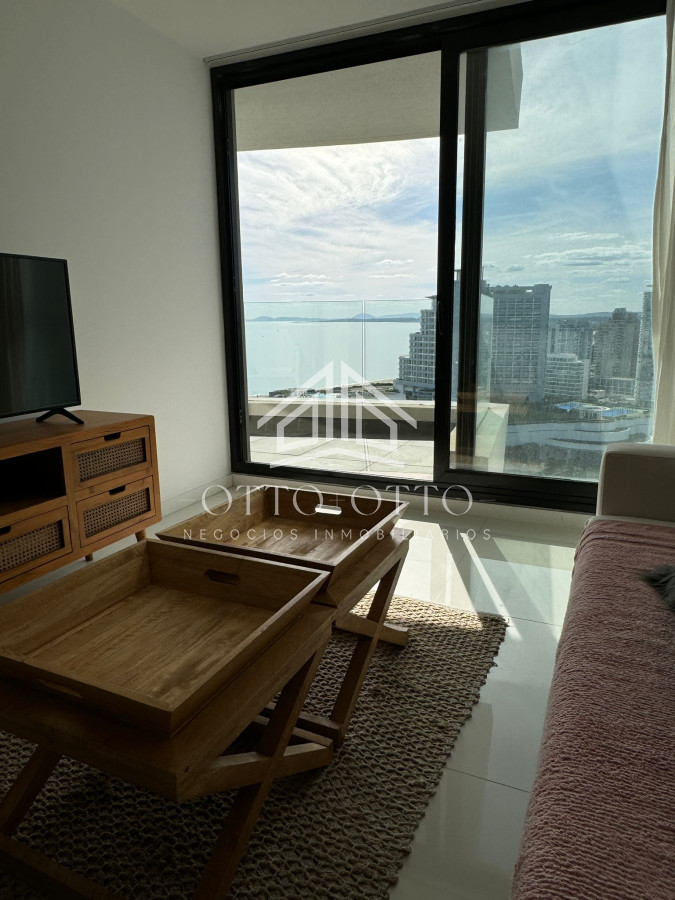 Apartamento ID.28506 - Artower de 2 dormitorios en piso alto en venta! 