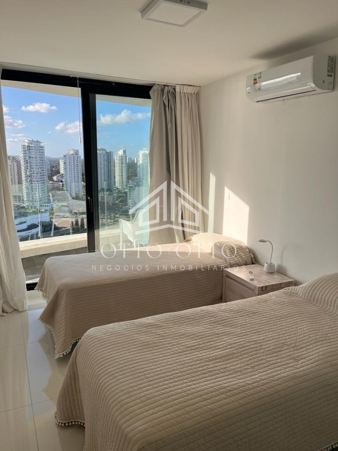 Apartamento ID.28506 - Artower de 2 dormitorios en piso alto en venta! 