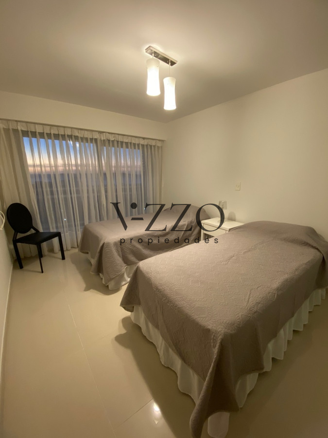 Apartamento ID.632/Apartamento-de-3-dormitorios-en-venta-en-primeras-paradas-de-playa-mansa - Apartamento de 3 dormitorios en venta en primeras paradas de playa mansa