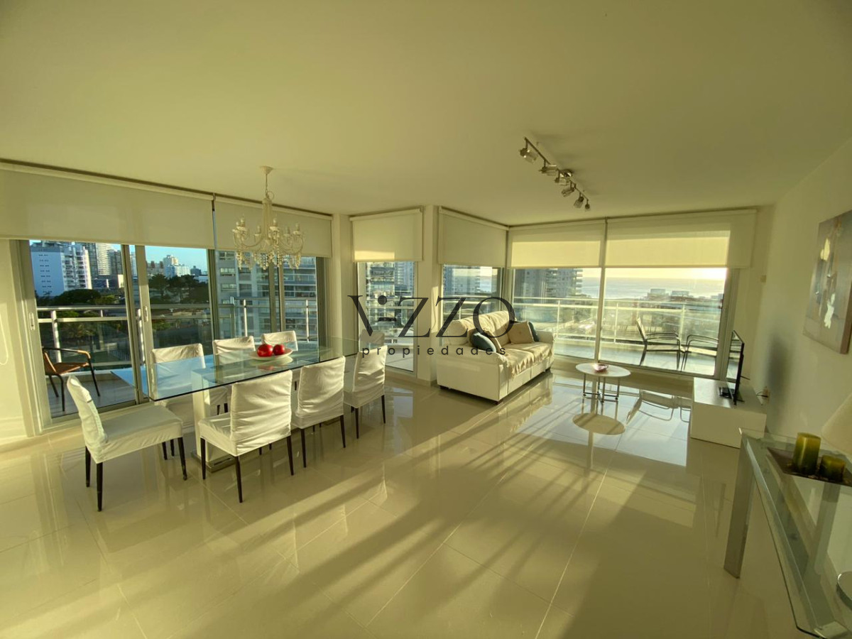 Apartamento ID.632/Apartamento-de-3-dormitorios-en-venta-en-primeras-paradas-de-playa-mansa - Apartamento de 3 dormitorios en venta en primeras paradas de playa mansa