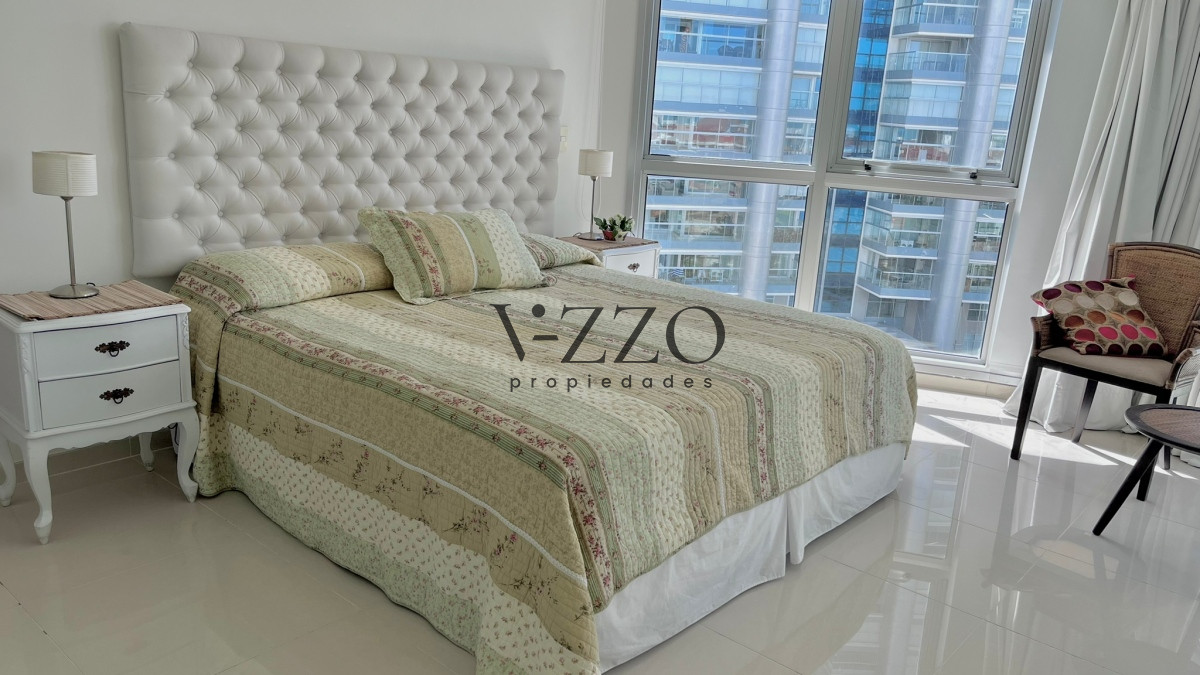 Apartamento ID.632/Apartamento-de-3-dormitorios-en-venta-en-primeras-paradas-de-playa-mansa - Apartamento de 3 dormitorios en venta en primeras paradas de playa mansa