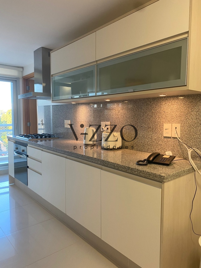 Apartamento ID.632/Apartamento-de-3-dormitorios-en-venta-en-primeras-paradas-de-playa-mansa - Apartamento de 3 dormitorios en venta en primeras paradas de playa mansa