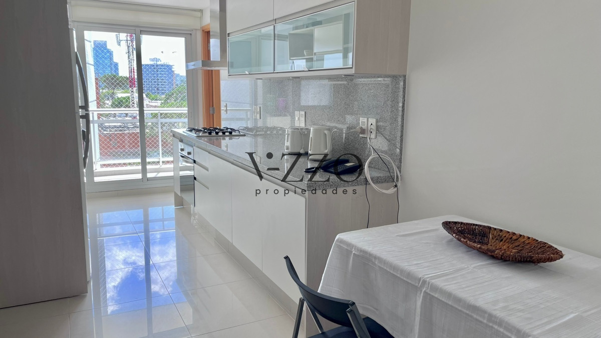 Apartamento ID.632/Apartamento-de-3-dormitorios-en-venta-en-primeras-paradas-de-playa-mansa - Apartamento de 3 dormitorios en venta en primeras paradas de playa mansa