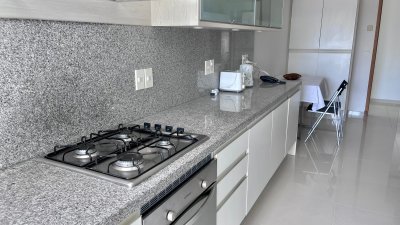 Apartamento ID.632/Apartamento-de-3-dormitorios-en-venta-en-primeras-paradas-de-playa-mansa - Apartamento de 3 dormitorios en venta en primeras paradas de playa mansa