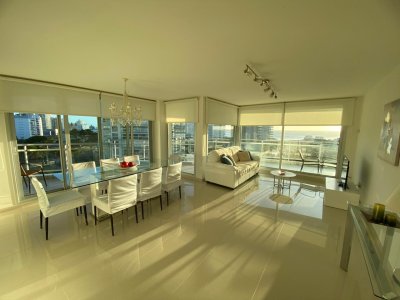 Apartamento ID.632/Apartamento-de-3-dormitorios-en-venta-en-primeras-paradas-de-playa-mansa - Apartamento de 3 dormitorios en venta en primeras paradas de playa mansa