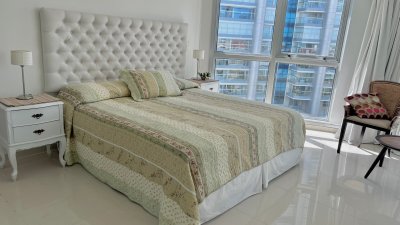 Apartamento ID.632/Apartamento-de-3-dormitorios-en-venta-en-primeras-paradas-de-playa-mansa - Apartamento de 3 dormitorios en venta en primeras paradas de playa mansa