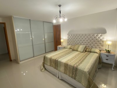 Apartamento ID.632/Apartamento-de-3-dormitorios-en-venta-en-primeras-paradas-de-playa-mansa - Apartamento de 3 dormitorios en venta en primeras paradas de playa mansa
