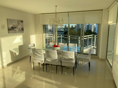 Apartamento ID.632/Apartamento-de-3-dormitorios-en-venta-en-primeras-paradas-de-playa-mansa - Apartamento de 3 dormitorios en venta en primeras paradas de playa mansa
