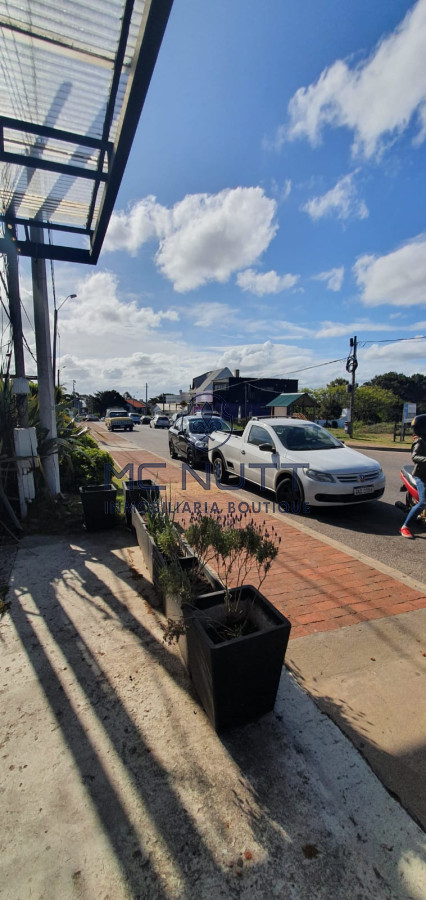 Local Comercial ID.576/ - La Barra (local y casa)