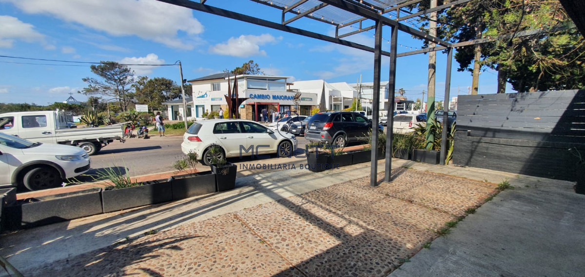 Local Comercial ID.576/ - La Barra (local y casa)