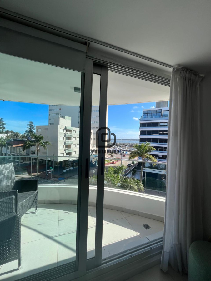Apartamento ID.1636 - Alquiler en Peninsula a pasos del Puerto de Punta del este