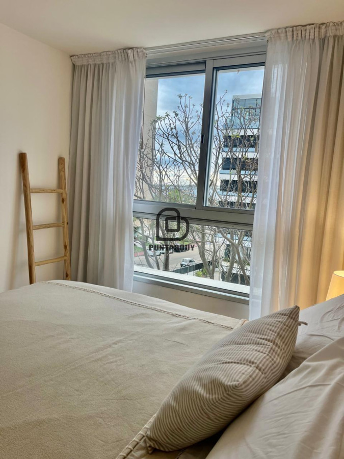 Apartamento ID.1636 - Alquiler en Peninsula a pasos del Puerto de Punta del este