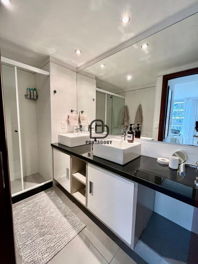 Apartamento ID.1636 - Alquiler en Peninsula a pasos del Puerto de Punta del este