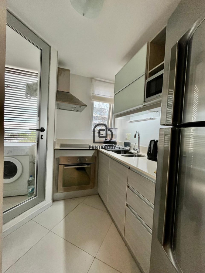 Apartamento ID.1636 - Alquiler en Peninsula a pasos del Puerto de Punta del este