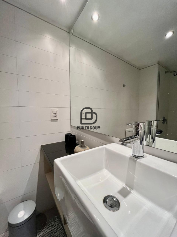 Apartamento ID.1636 - Alquiler en Peninsula a pasos del Puerto de Punta del este
