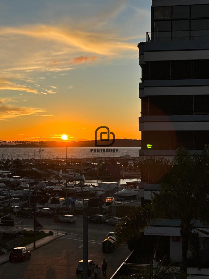 Apartamento ID.1636 - Alquiler en Peninsula a pasos del Puerto de Punta del este