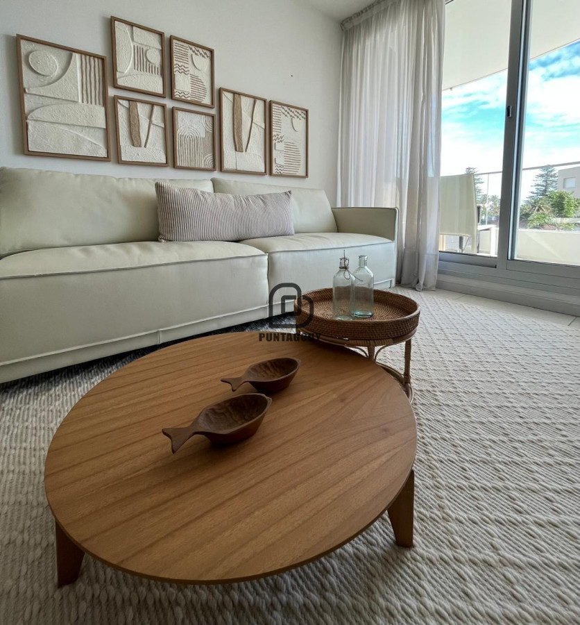 Apartamento ID.1636 - Alquiler en Peninsula a pasos del Puerto de Punta del este