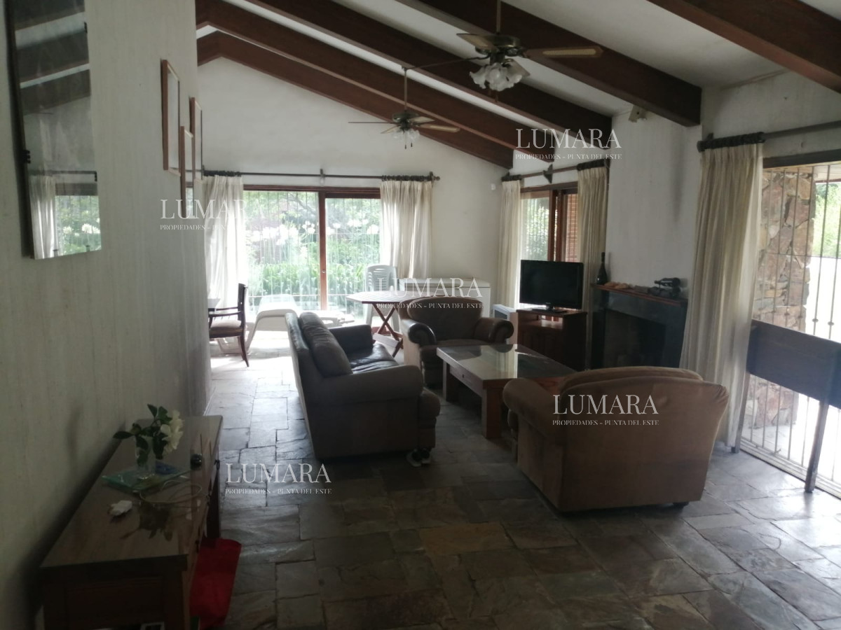 Casa ID.666 - Gran Casa en San Rafael para esta Temporada