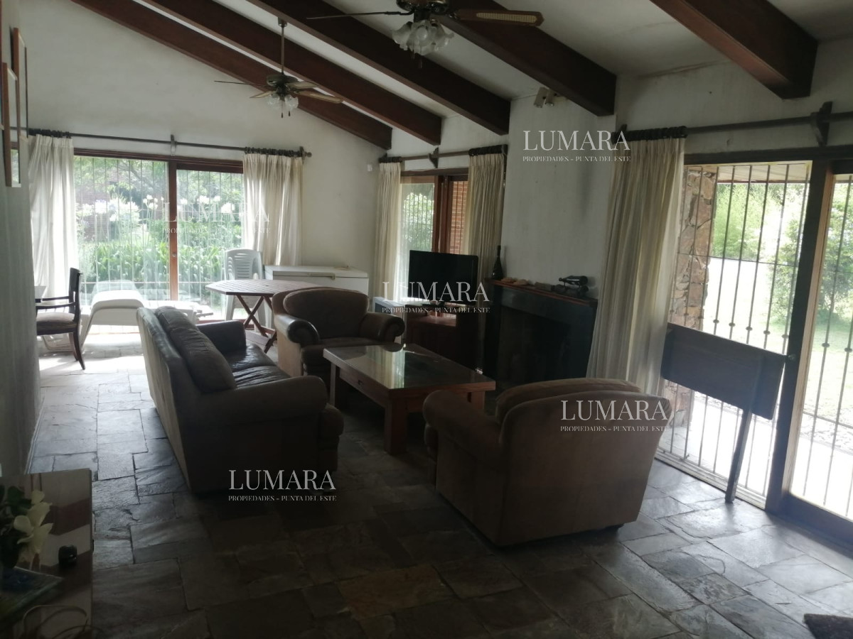 Casa ID.666 - Gran Casa en San Rafael para esta Temporada